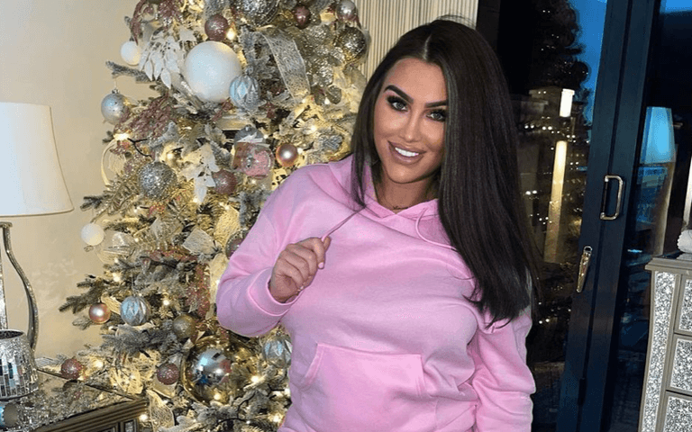 Lauren Goodger says she is “on road of recovery” in update to fans Lauren Goodger says she is “on road of recovery” in update to fans