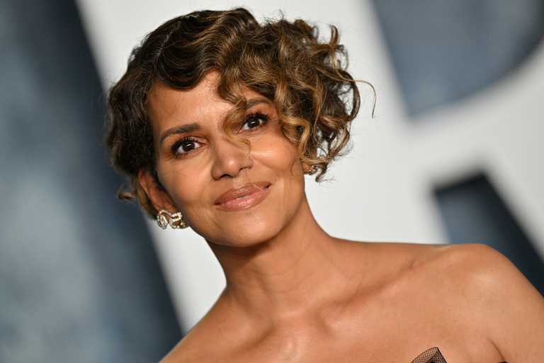 Halle Berry has the best reaction after being slated over nude photo Halle Berry has the best reaction after being slated over nude photo