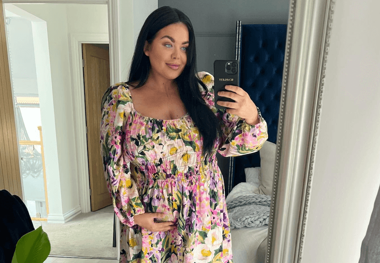 “I need to be careful”: Scarlett Moffatt almost revealed her baby boy’s name “I need to be careful”: Scarlett Moffatt almost revealed her baby boy’s name