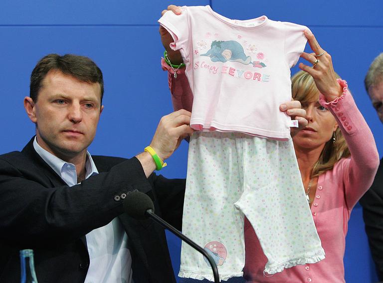 Madeleine McCann: Police searching for ‘missing girl’s pink pyjamas’ in reservoir Madeleine McCann: Police searching for ‘missing girl’s pink pyjamas’ in reservoir