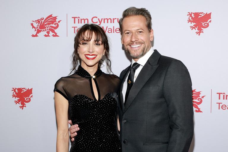 Ioan Gruffudd’s 13-year-old daughter accuses his girlfriend of “abuse” Ioan Gruffudd’s 13-year-old daughter accuses his girlfriend of “abuse”