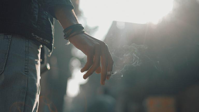 ‘Do I tell his parents?’- Mum asks for advice after catching her 12-year-old and his friend smoking ‘Do I tell his parents?’- Mum asks for advice after catching her 12-year-old and his friend smoking