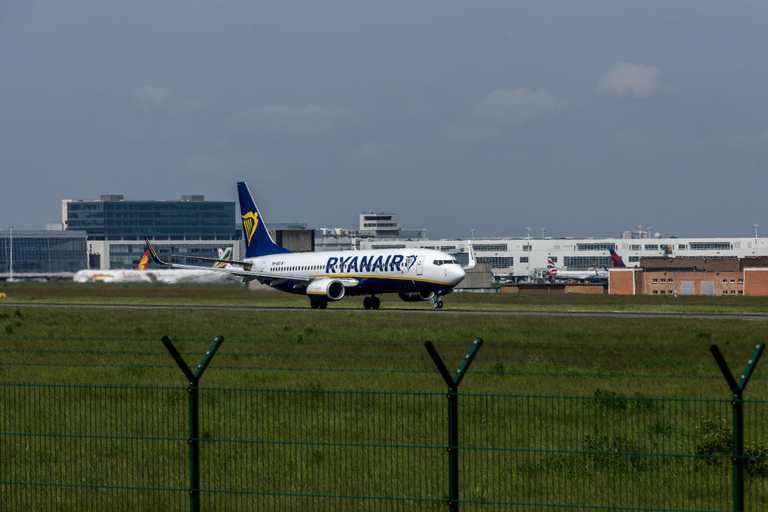 Kildare schoolboy awarded €10,000 by Ryanair due to nightmares after flight Kildare schoolboy awarded €10,000 by Ryanair due to nightmares after flight
