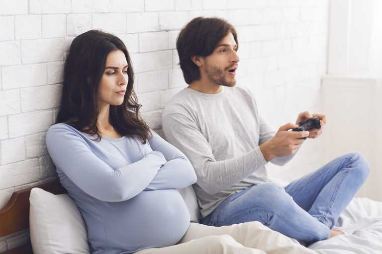 Pregnant woman urged to go on strike after husband’s odd requests Pregnant woman urged to go on strike after husband’s odd requests