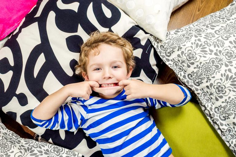 Why do kids chew on their shirt collars? Here’s how to put a stop to it Why do kids chew on their shirt collars? Here’s how to put a stop to it