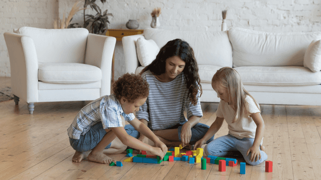 ‘Am I wrong for calling the police on the parents of the kids I babysit?’ ‘Am I wrong for calling the police on the parents of the kids I babysit?’