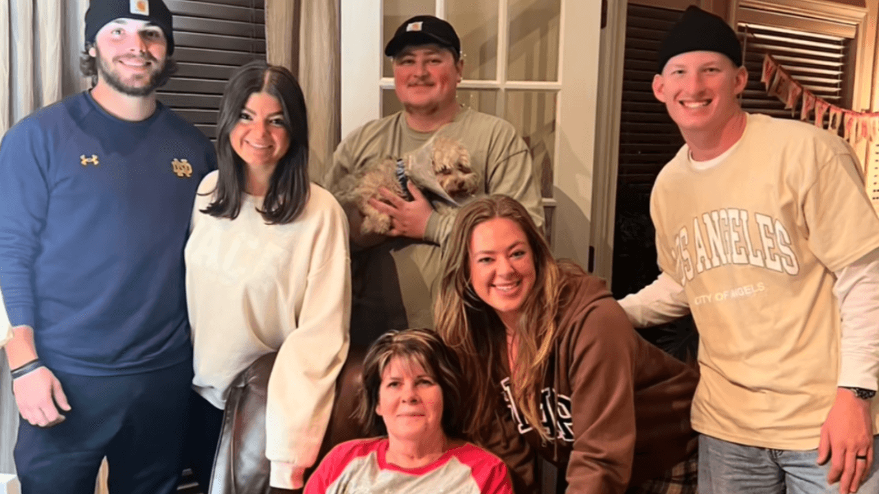 Adorable new trend sees grandkids surprise grandparents with sleepovers