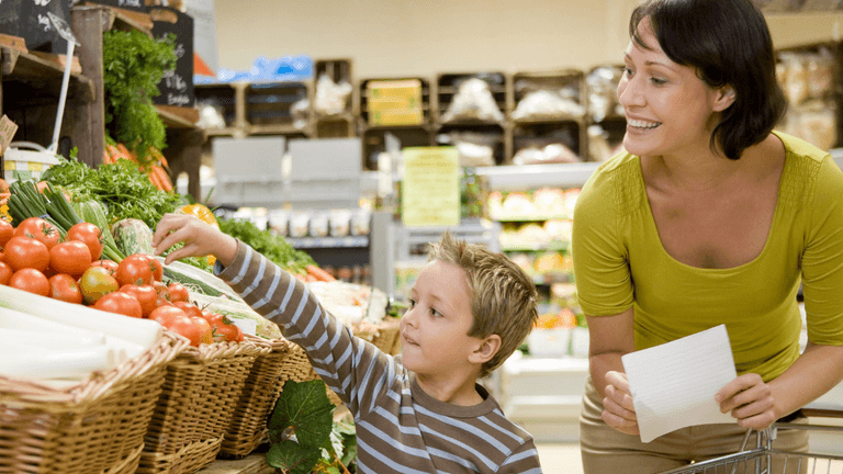 Woman shares genius hack for shopping with kids Woman shares genius hack for shopping with kids