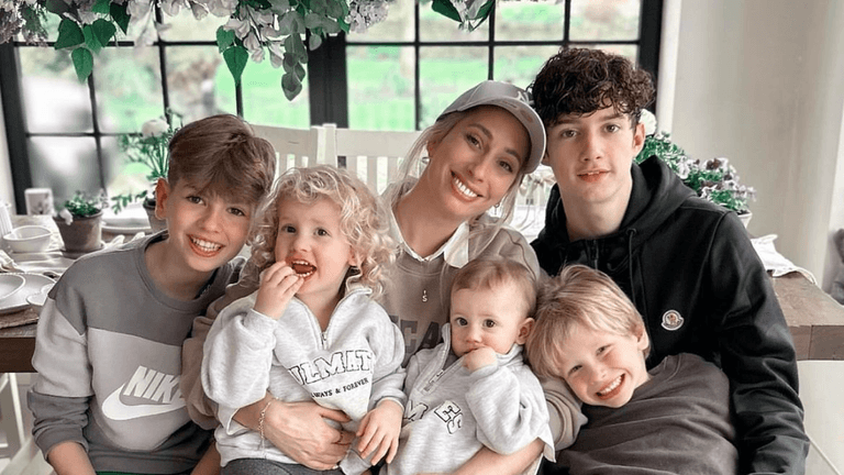 Stacey Solomon reveals two ingredient hack to make homemade play sand Stacey Solomon reveals two ingredient hack to make homemade play sand