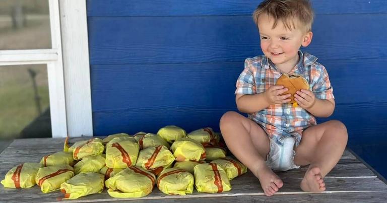 Two-year-old shocks mum by ordering 31 McDonald’s cheeseburgers on delivery app Two-year-old shocks mum by ordering 31 McDonald’s cheeseburgers on delivery app