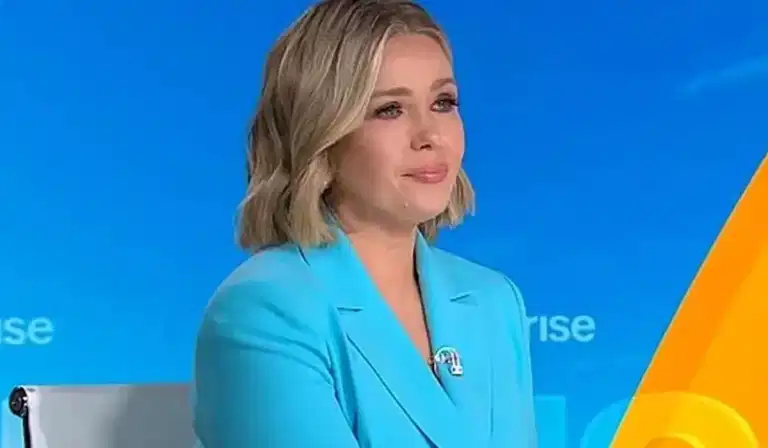 TV presenter breaks down as she announces cancer diagnosis live on air TV presenter breaks down as she announces cancer diagnosis live on air