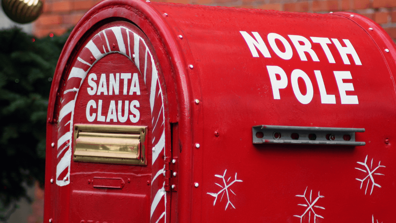 Santa’s elves reveal when Irish children should send their Christmas letters