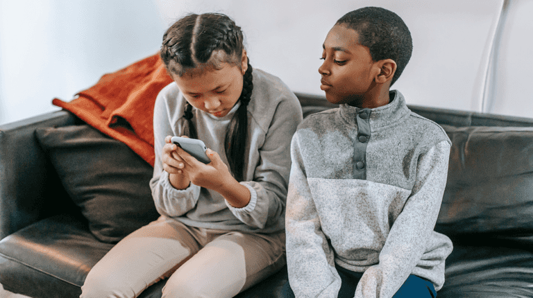 ‘School phone bans alone are not enough to tackle the negative impacts’ ‘School phone bans alone are not enough to tackle the negative impacts’