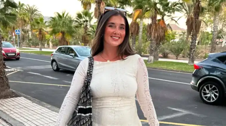 Annalivia Hynds urges followers to stop calling to her home after address is leaked Annalivia Hynds urges followers to stop calling to her home after address is leaked