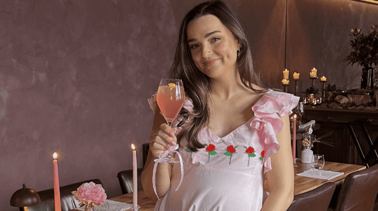 Irish influencer Niamh O’Sullivan welcomes a baby girl and reveals her name Irish influencer Niamh O’Sullivan welcomes a baby girl and reveals her name