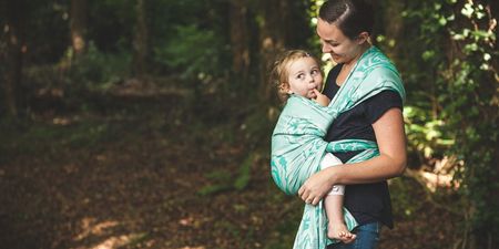 What’s this babywearing all about? And why is it so beneficial to baby and mum?