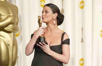 WATCH: Catherine Zeta Jones performing 8 months pregnant at 2003 Oscars