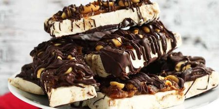 Kitchen Hacks: These vegan snickers ice cream bars are way healthier than they look!