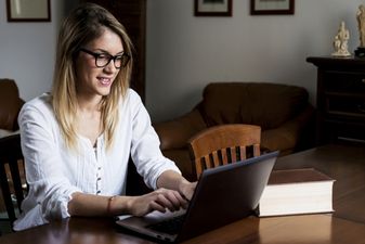 College student quizzes mum about what people did before email and it’s gas