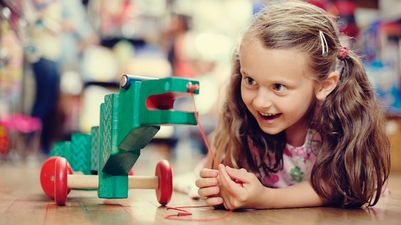 US toy megastore to open six Irish stores