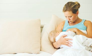 Mum shares post telling struggling breatfeeding mothers to hang in there