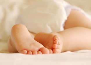 In the heat of the night (and day): Top tips for baby’s sleep when the weather is warm