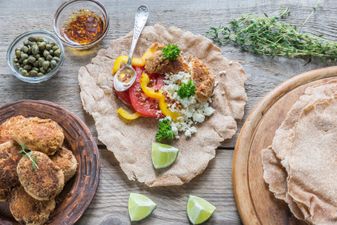 STOP everything. This is how you make the perfect chicken tortilla