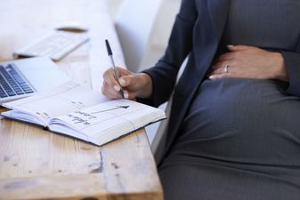 You’ll never guess what this new mum did WHILE in labour