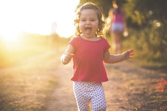 8 of the coolest things you can do for parents of small children