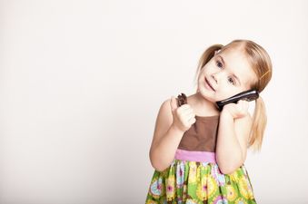 This 5 Year-old Dialled 911 For Her Dad And She Is AMAZING