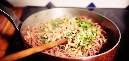 You Can Cook Spaghetti IN Red Wine (Weekend Made)