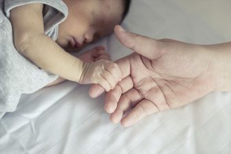 Yale Study Finds That ‘Love’ Is The Best Treatment For Addicted Babies