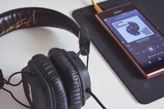 New Parents Torment Neighbour With Noise-Related Texts