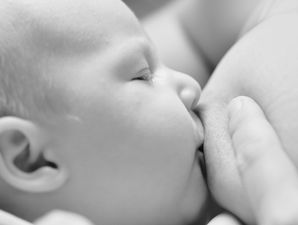 A Lactation Consultant’s Top Tips To Nailing Breastfeeding From The Start