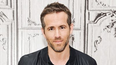 Ryan Reynolds’ Advice To Fathers About Childbirth Is Pretty Much Perfection