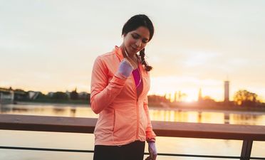 8 Easy Ways To Get Fit Fast (WITHOUT Joining A Gym)