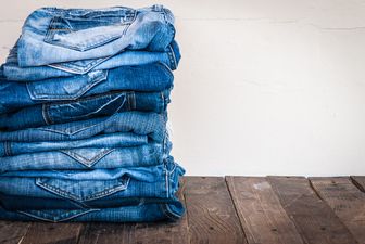 Low rise jeans are making a comeback and we’re not ok with it