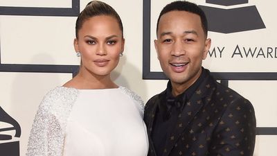 Chrissy Teigen is EVERY mum at the Oscars (*she fell fast asleep)
