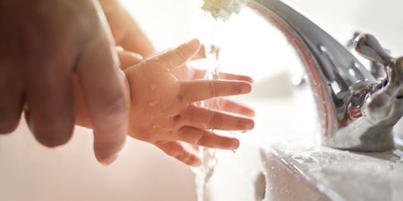 Teacher’s clever lesson on germs makes ALL her students wash their hands