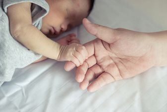 10 pictures that show the reality of having a sleeping baby in your bed