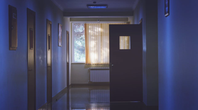16 year-old girl left on chair in adult psychiatric ward overnight