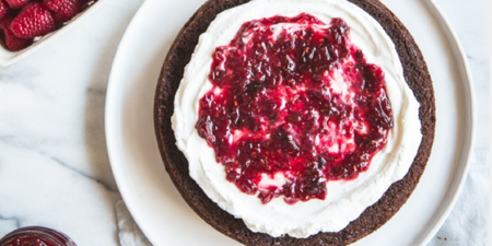 This gluten free olive oil chocolate cake is just what your Sunday needs