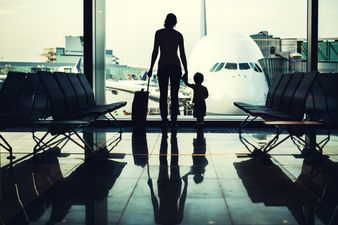 Stranger’s incredible act for mum traveling with two kids will melt your heart