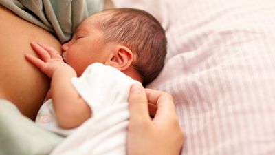 Because it is overwhelming: 7 tips to make breastfeeding easier