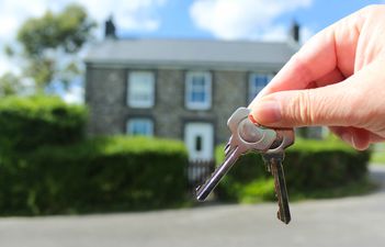 You could be about to lose lots of money from the sale of your house
