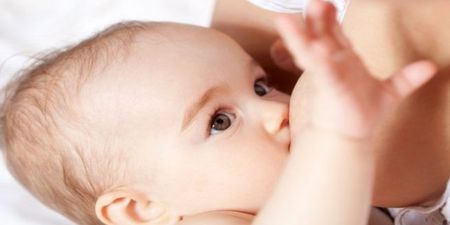 Mum shows what ‘respectful’ breastfeeding looks like