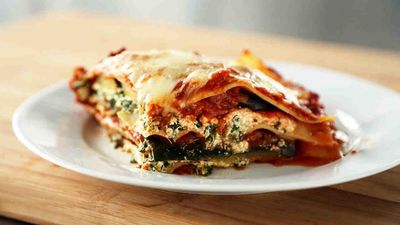 5 delicious freezable dinners to bring a new mum when you visit