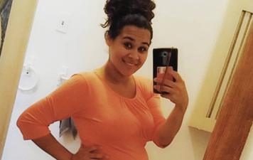 Mum delivers her own baby still in the amniotic sac… in a moving car