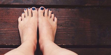 The difference in this mother’s swollen feet during pregnancy is crazy