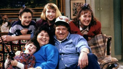 The first pictures from the Roseanne revival have been released